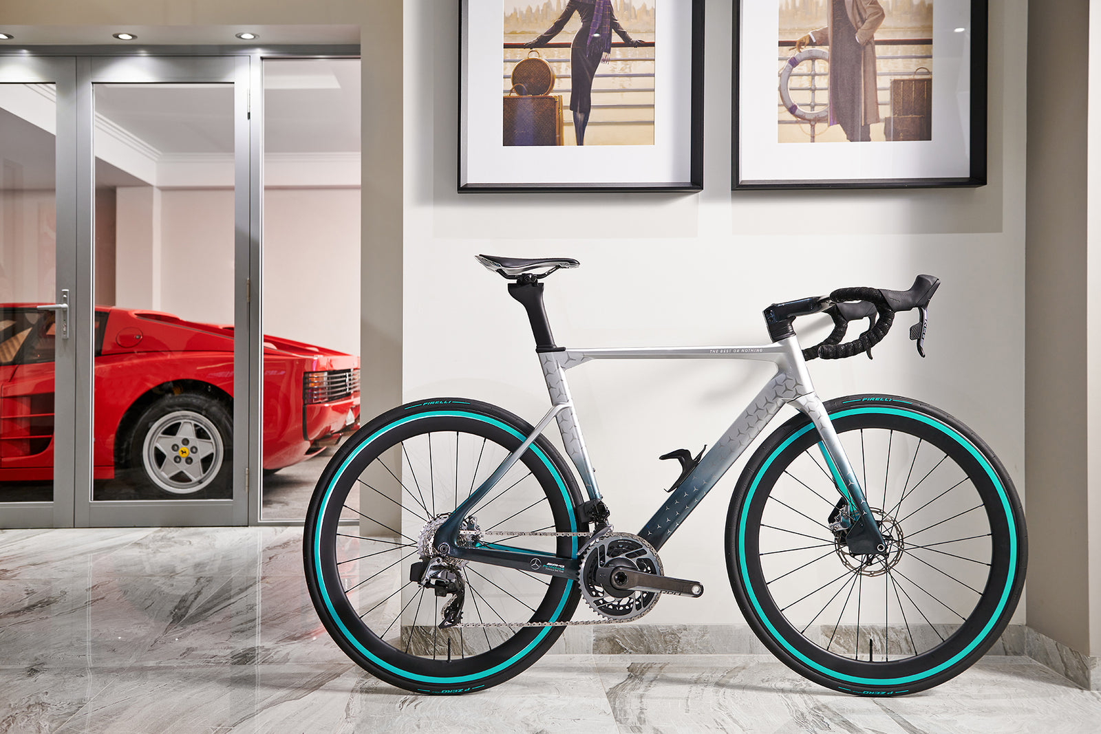 Mercedes-AMG PETRONAS F1® Team V11 Édition Route