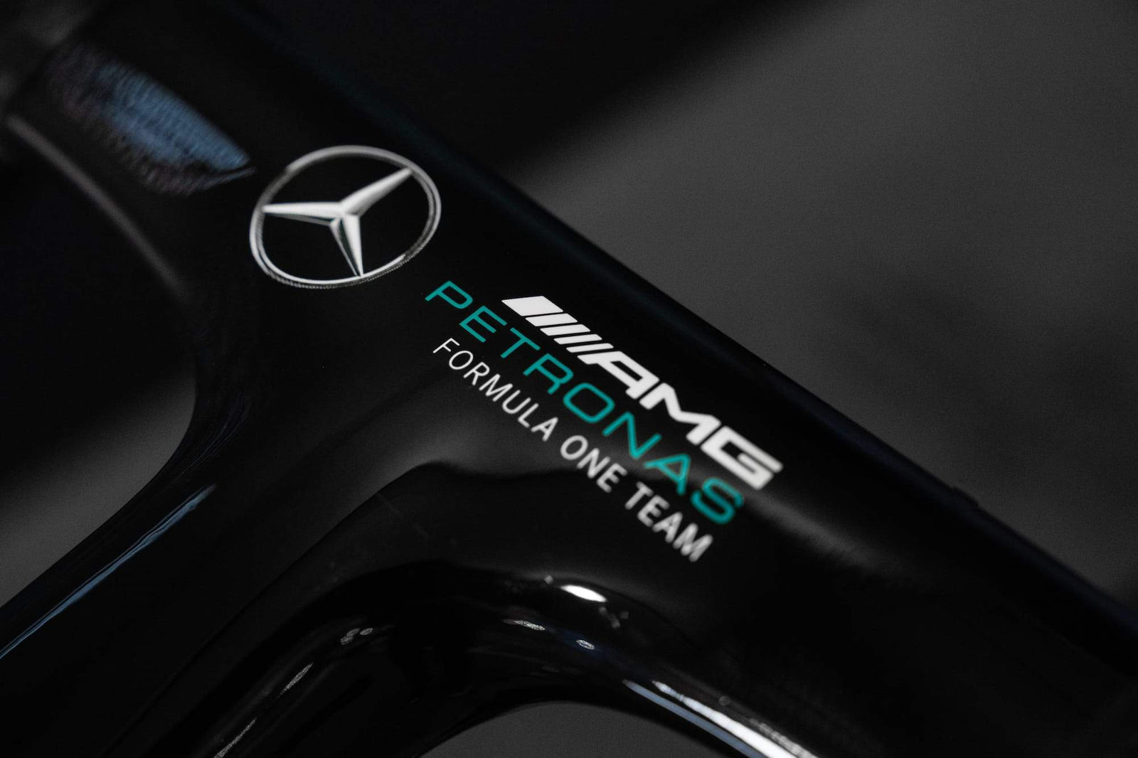 Mercedes-AMG PETRONAS F1® Team V12 Édition Route